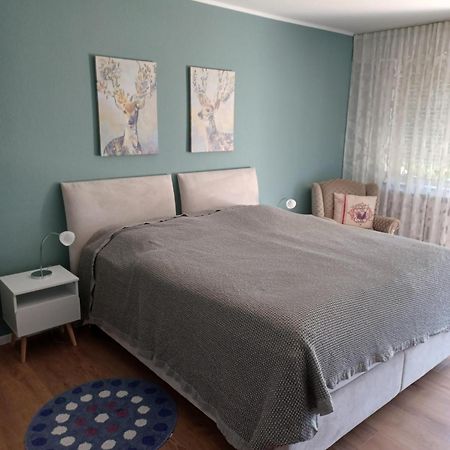 Ferienwohnung Am Hirschpark บัดเพอร์ทอนท์ ภายนอก รูปภาพ